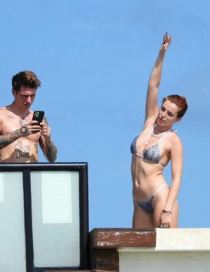 photos Bella Thorne