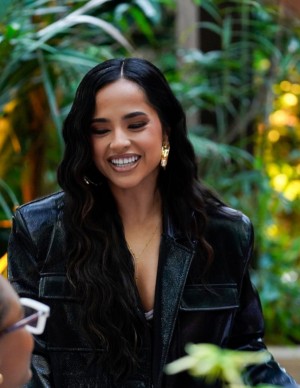 photos Becky G